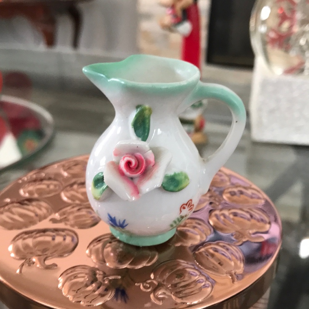 VINTAGE 1930’s ONE OF A KIND HAND PAINTED 3in ANTIQUE VASE EXCELLENT CONDITION!